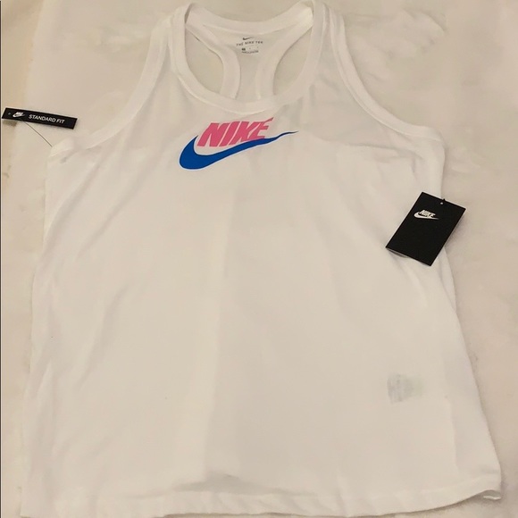 🌺 New with tags Nike top - Picture 4 of 5